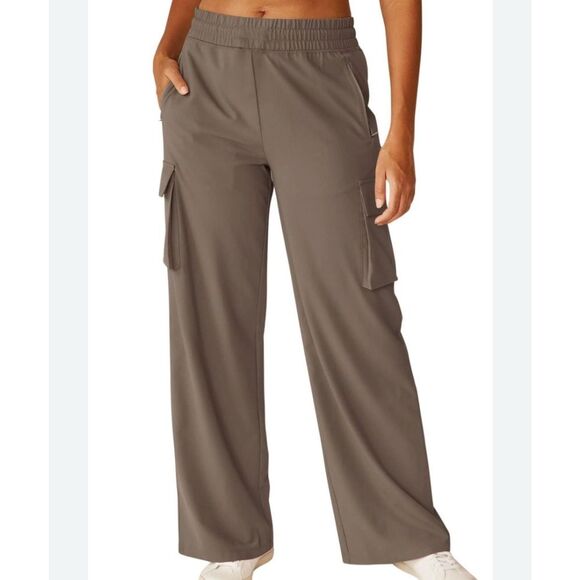 Beyond Yoga Women’s XL Cargo Wide Leg Pants | Brown High Rise Lounge Travel NWT - Picture 1 of 10
